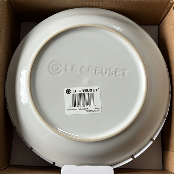 NWT Le Creuset dessert plate set - Picture 2 of 6